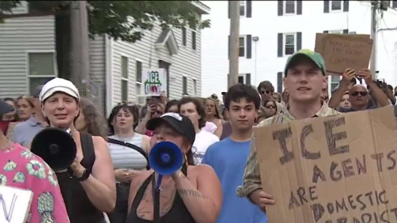Hundreds protest in Maine over the fatal shooting of a Colombian man by ICE