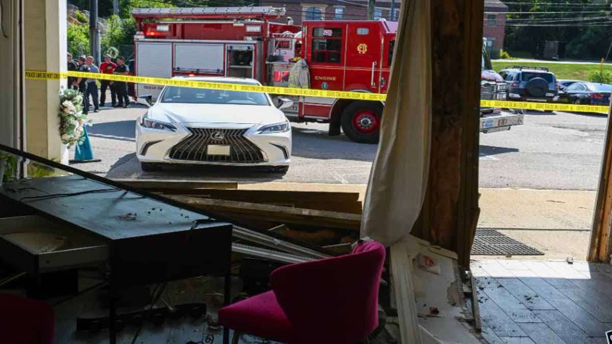 Driver crashes into business in Cohasset - Boston News, Weather, Sports | WHDH 7News
