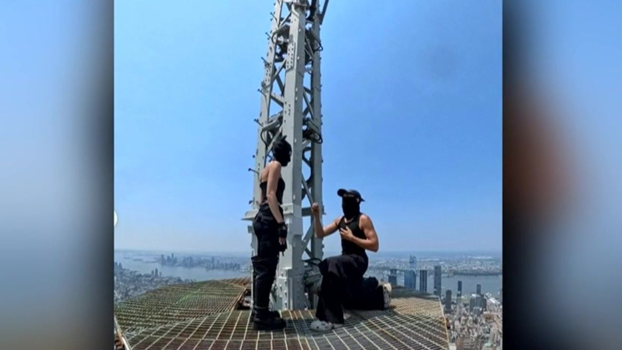 Couple charged with felonies for Empire State Building climb-turned