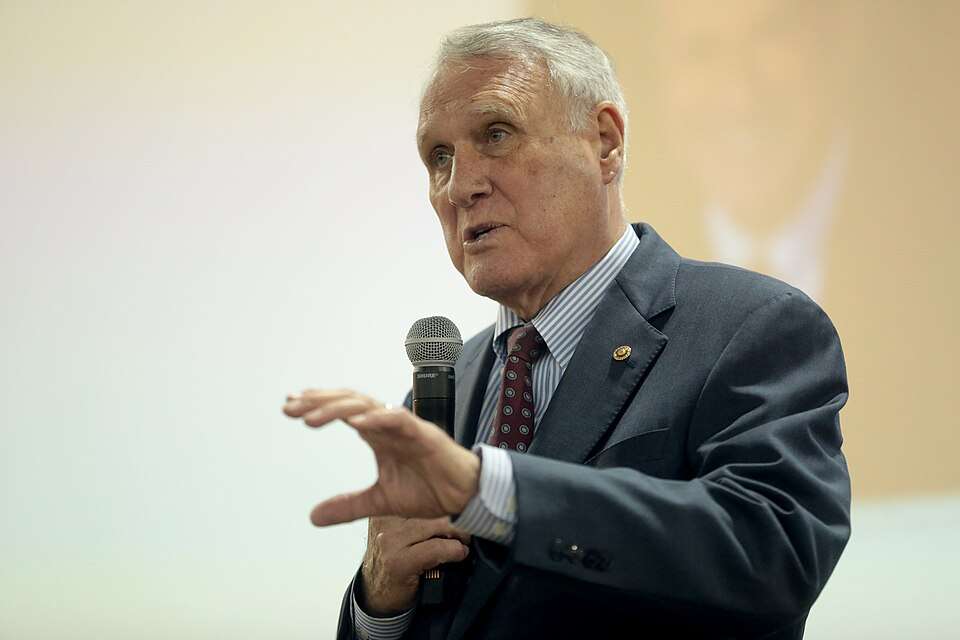 Former US Sen. Jon Kyl of Arizona, a ‘workhorse’ who shaped water policy, dies at 84