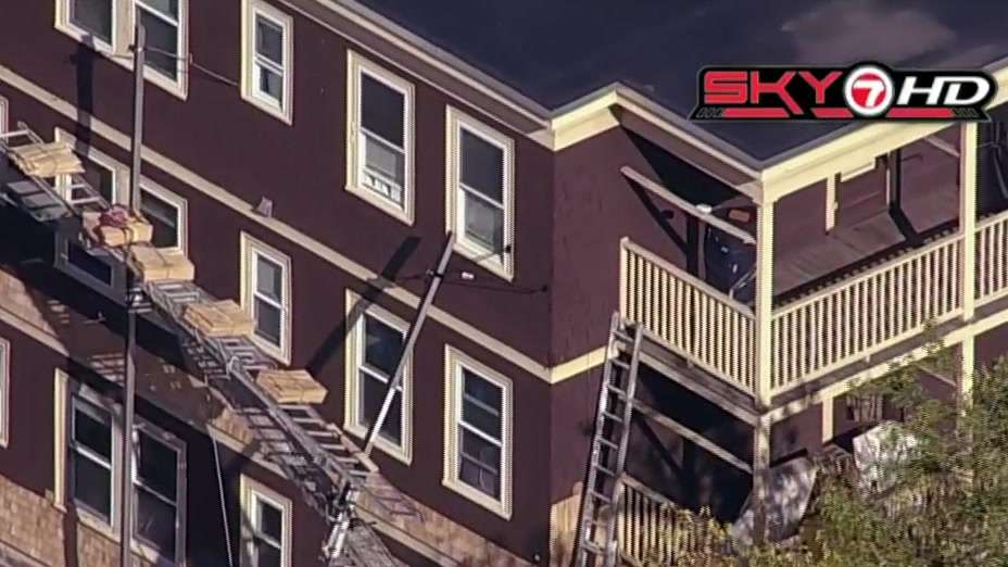 Man dead after falling from building in Hyde Park